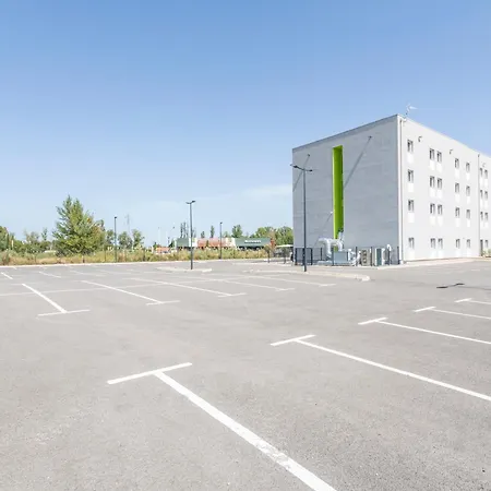 B&B HOTEL Saint-Martin-de-Crau Alpilles Camargue-2